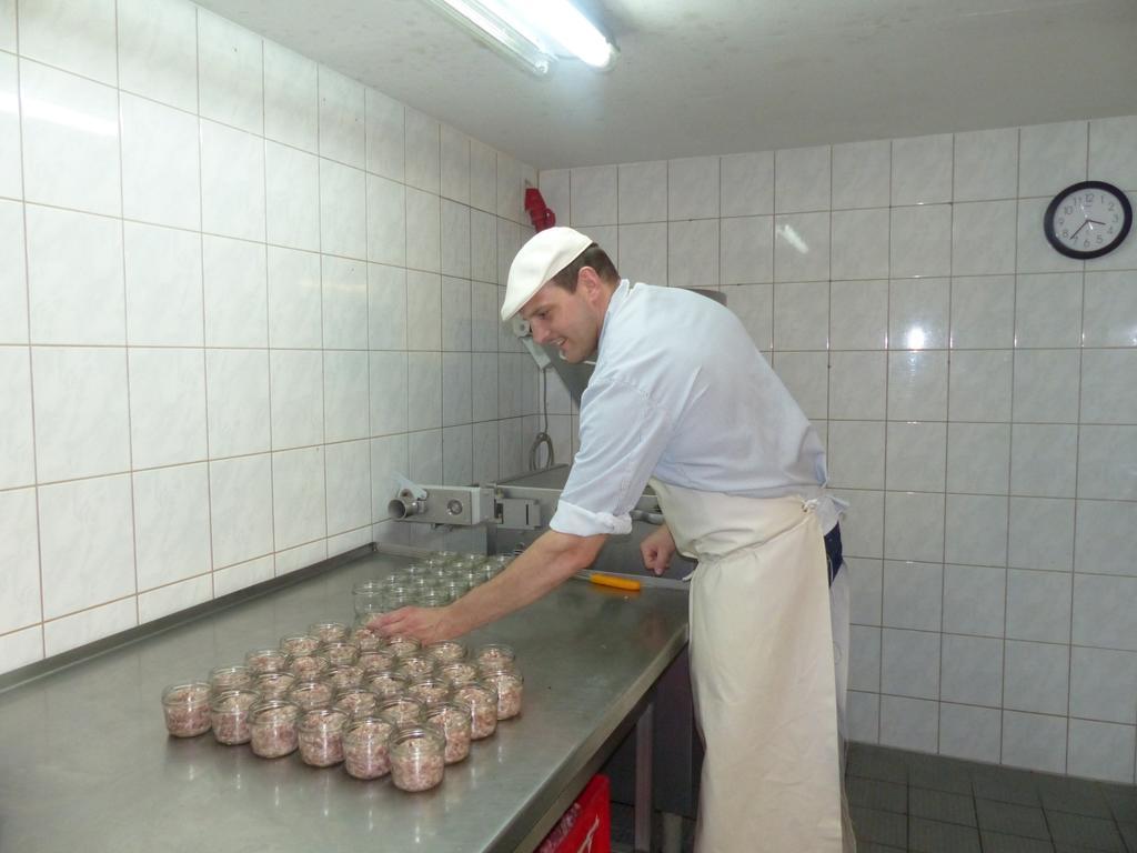 弗雷德岑米特艾格纳弗莱斯彻雷酒店 Artern 外观 照片